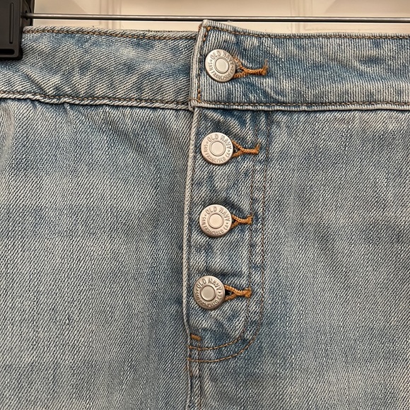 Old Navy Denim Mini Skirt - Picture 2 of 4